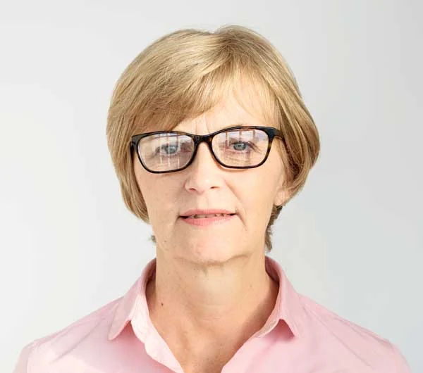 Linda R.